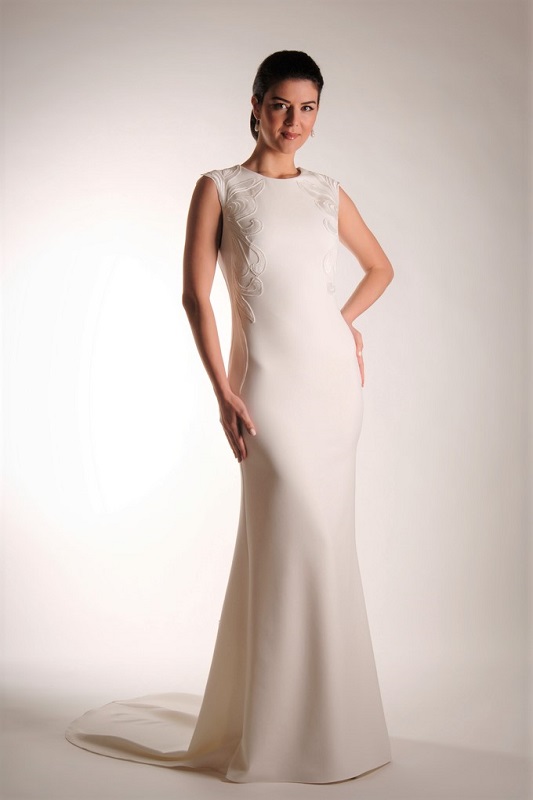 This wedding dress enhances your lean silhouette.