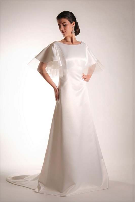 This bridal gown can also be made in different fabrics.